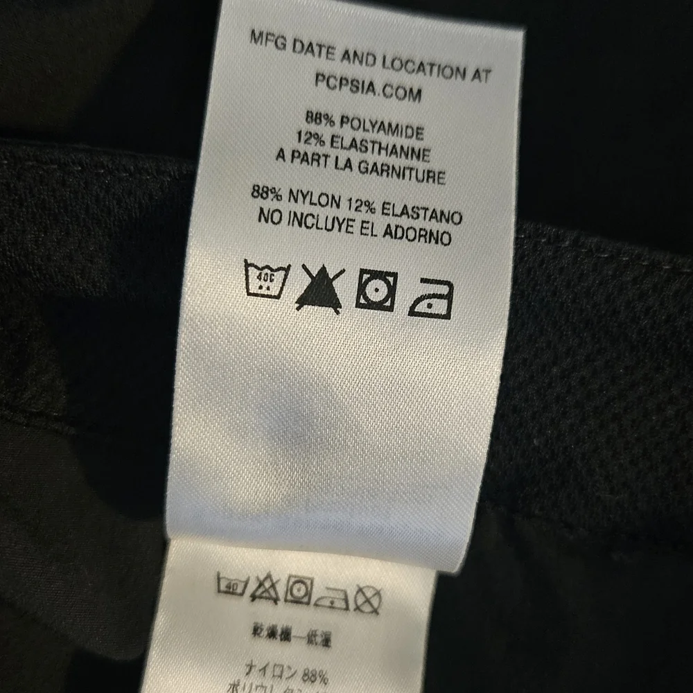 Patagonia Women's Black Bermuda Shorts Size 12 - Picture 8 of 9